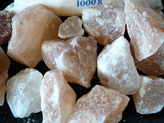 10kg Himalayan Salt Chunks for Bathing (No Bag) - Click Image to Close